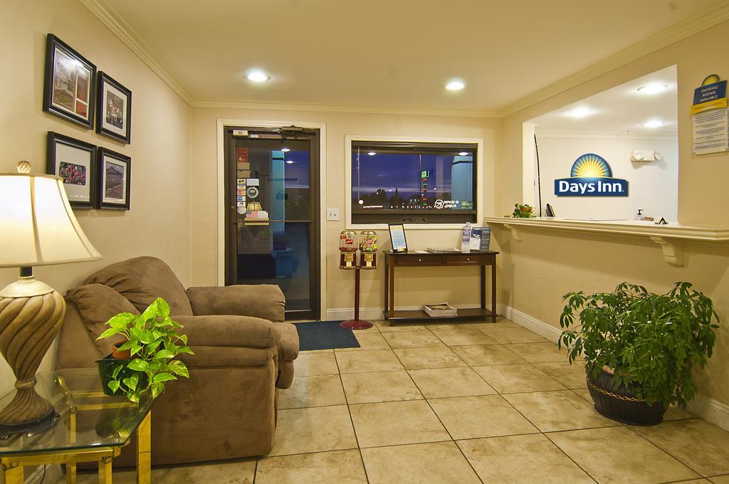 Days Inn Norman Extérieur photo