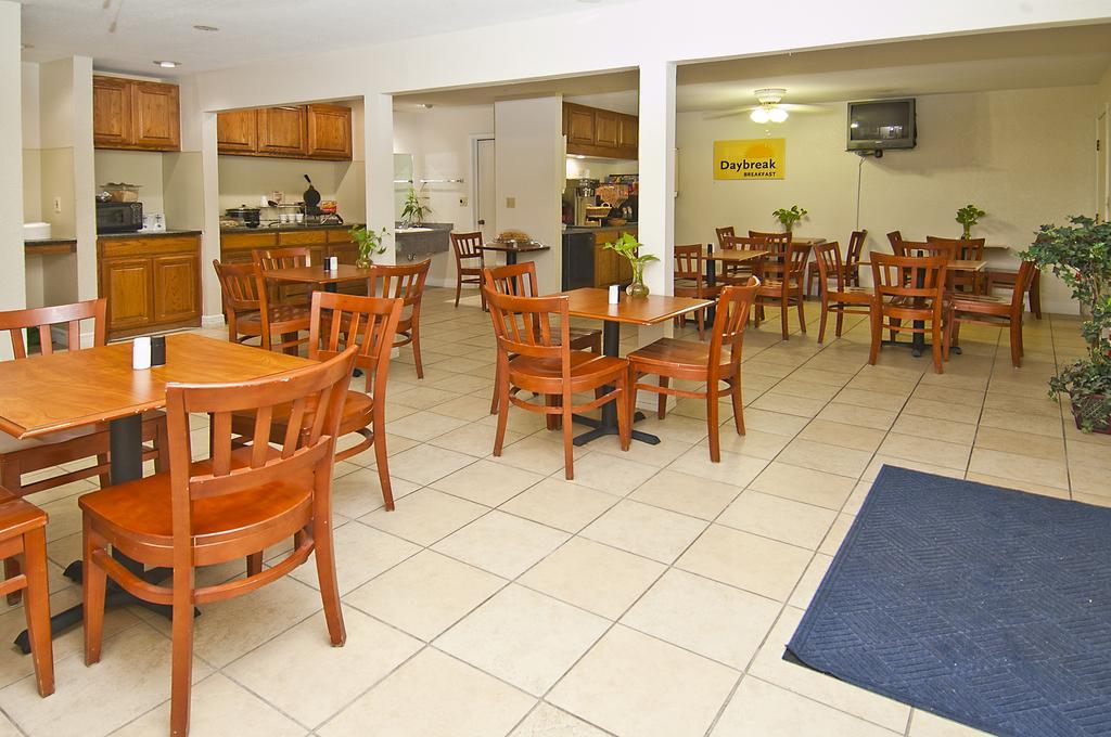 Days Inn Norman Extérieur photo